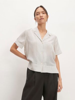 The Notch Shirt in Washable Silk | Bone / Black Polka Dot
