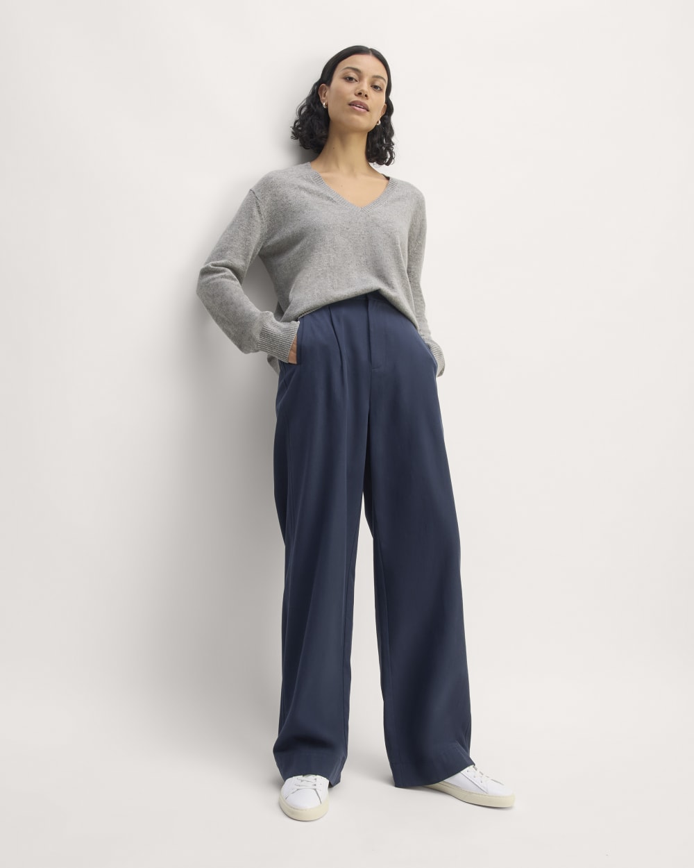 The Classic V in Cashmere | Light Heather Grey - Image 3