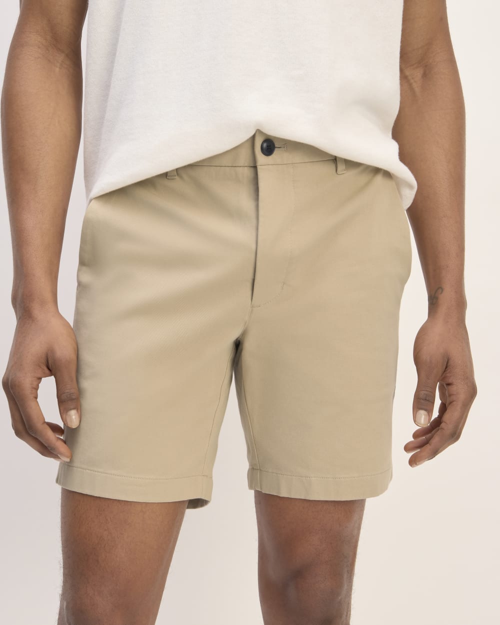 The 7 Slim-Fit Performance Chino Short | Trench Coat Khaki - Image 4