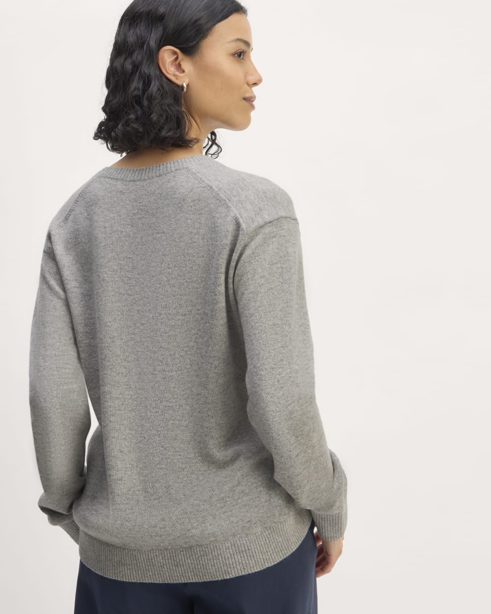 The Classic V in Cashmere | Light Heather Grey - Image 6