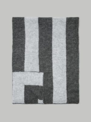 The Alpaca Patterned Scarf | Light Heather Grey / Dark Charcoal